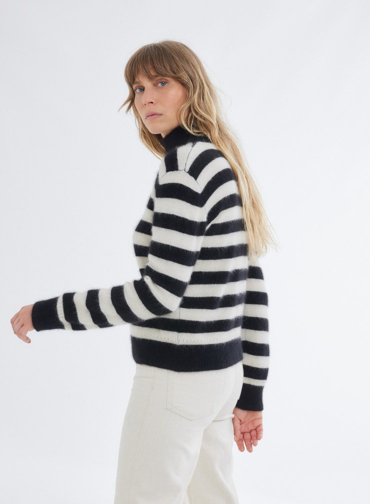 Pullovers Manches Raglan longues Col V en Raccon wool / Polyamide