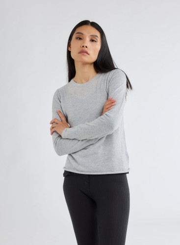 Round Neck Long Sleeve T-shirt in Cashmere