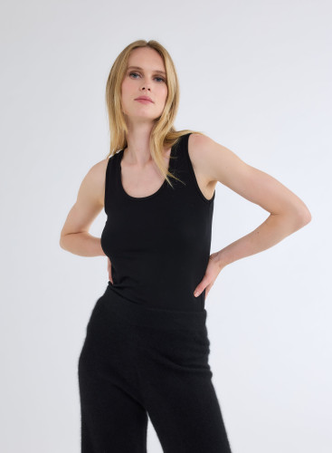 U-neck Tank Top in Viscose / Elastane