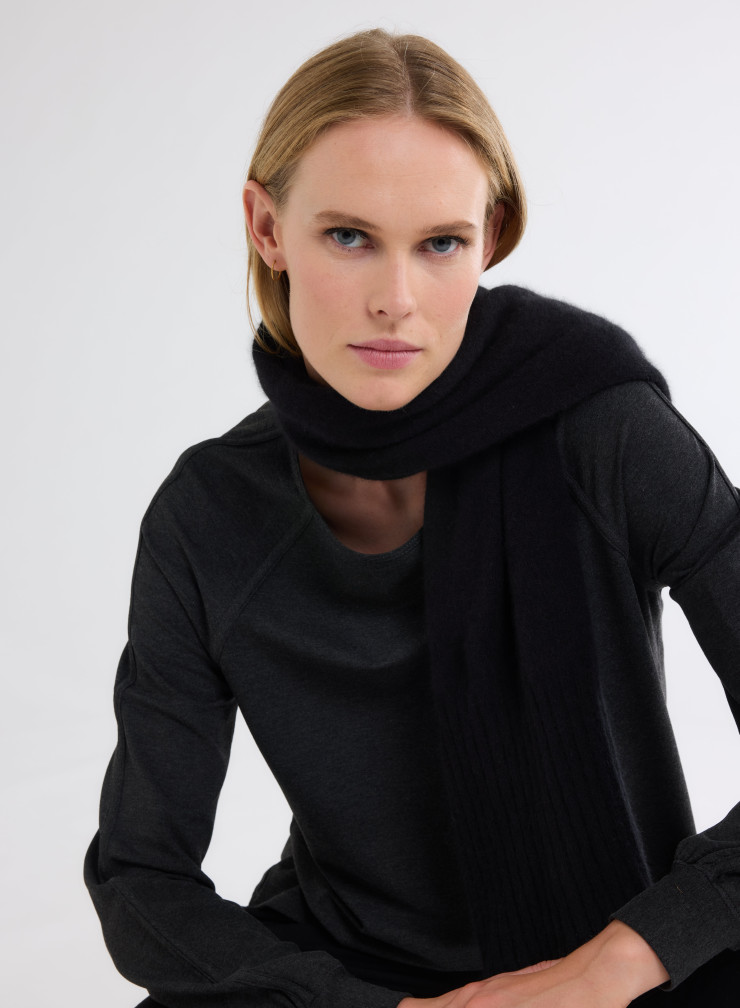 Long Sleeves Boat-neck T-shirt in Viscose / Elastane