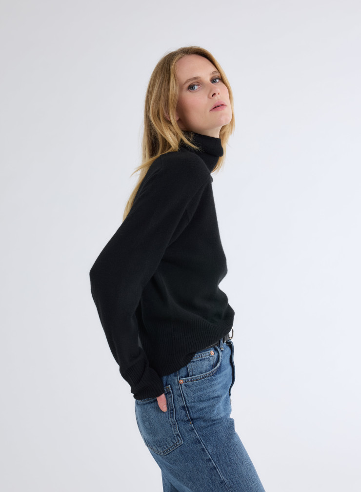 Long sleeves Round neck sweater in Cashmere