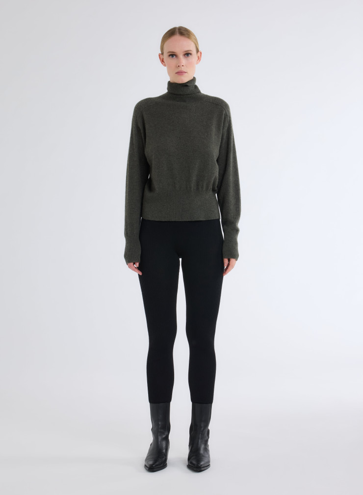 Long sleeves Round neck sweater in Cashmere