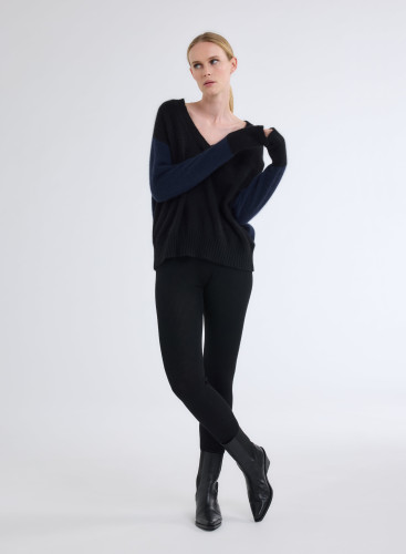 Long Sleeves Sweater V-neck in Raccoon wool / Polyamide